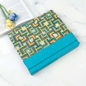 آلبوم عکس طرح هزارتو آبی روشن 16*21 سانتی متر