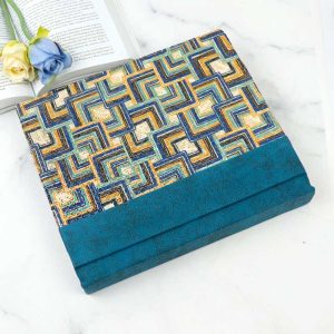 آلبوم عکس طرح هزارتو سورمه ای 16*21 سانتی متر