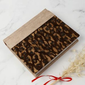 آلبوم عکس طرح پلنگی 16*21 سانتی متر_6933665529b78.jpeg آلبوم عکس طرح پلنگی 16*21 سانتی متر