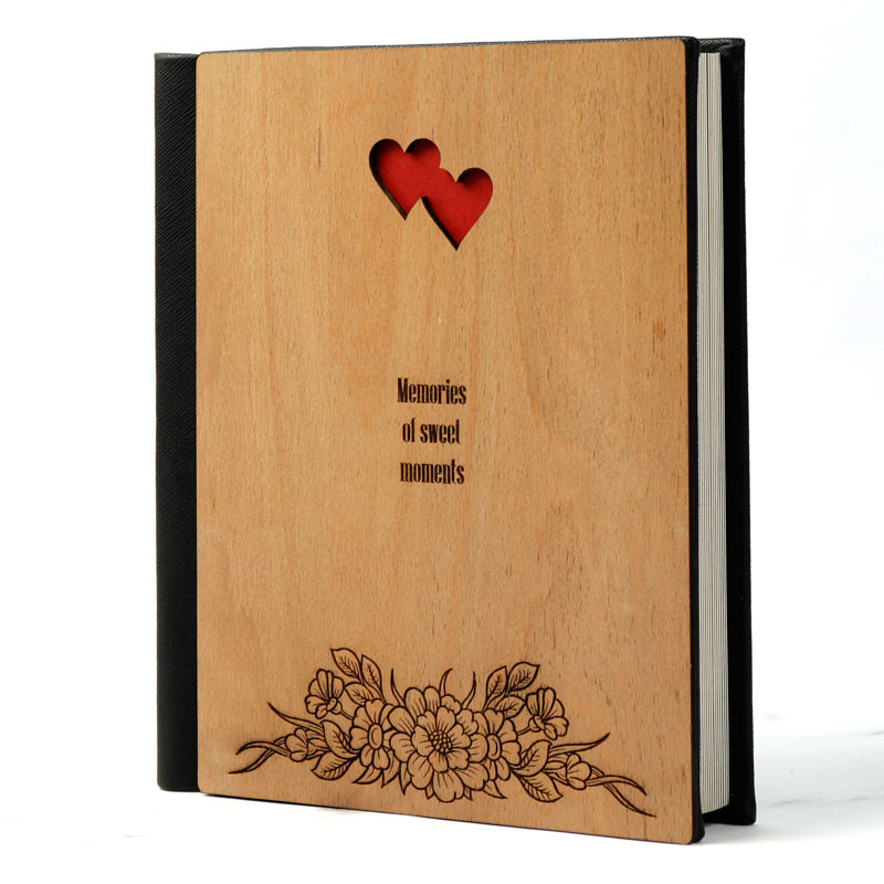 آلبوم عکس چوبی طرح قلب و گل 16*21 سانتی متر