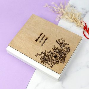 آلبوم عکس چوبی طرح گل 16*21 سانتی متر_693365e1f2257.jpeg آلبوم عکس چوبی طرح گل 16*21 سانتی متر