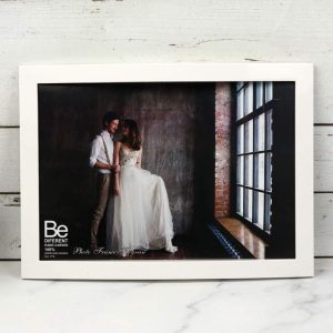 قاب عکس Baron سفید 20*30 سانتی متر_6933677ee7bc7.jpeg قاب عکس Baron سفید 20*30 سانتی متر