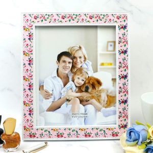 قاب عکس دور گل دار صورتی 20*25 سانتی متر_693354624820d.jpeg قاب عکس دور گل دار صورتی 20*25 سانتی متر