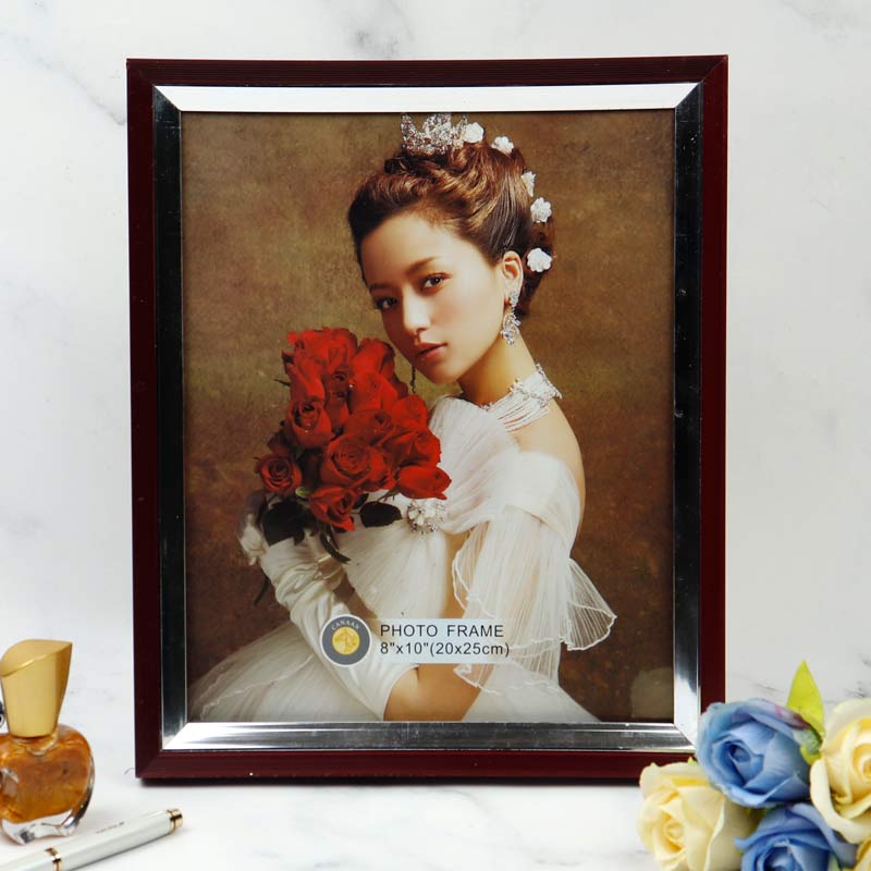 قاب عکس زرشکی نوار نقره ای 20*25 سانتی متر