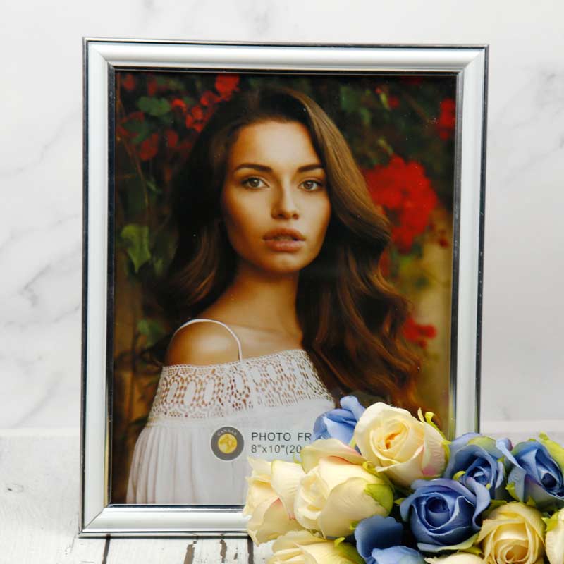قاب عکس ساده سفید نقره ای 20*25 سانتی متر