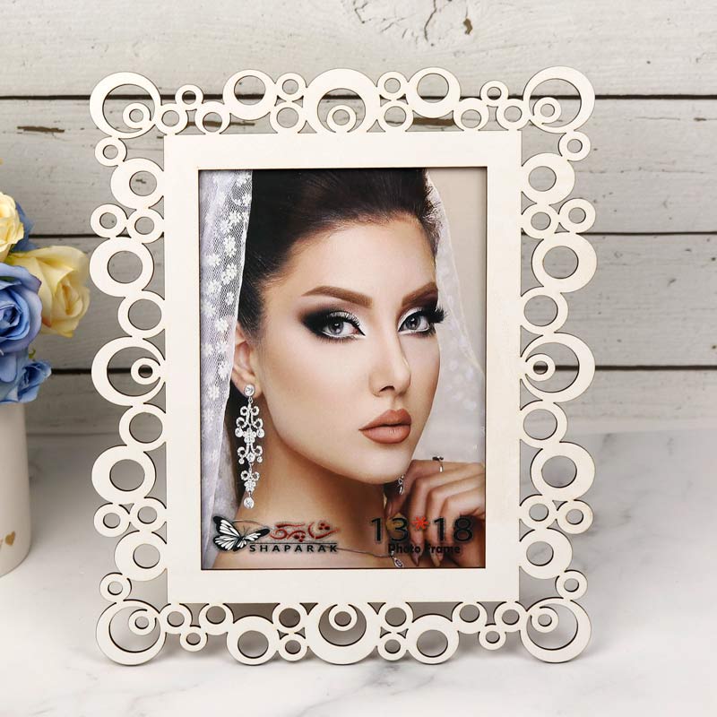قاب عکس شاپرک طرح دایره ای سفید 13*18 سانتی متر