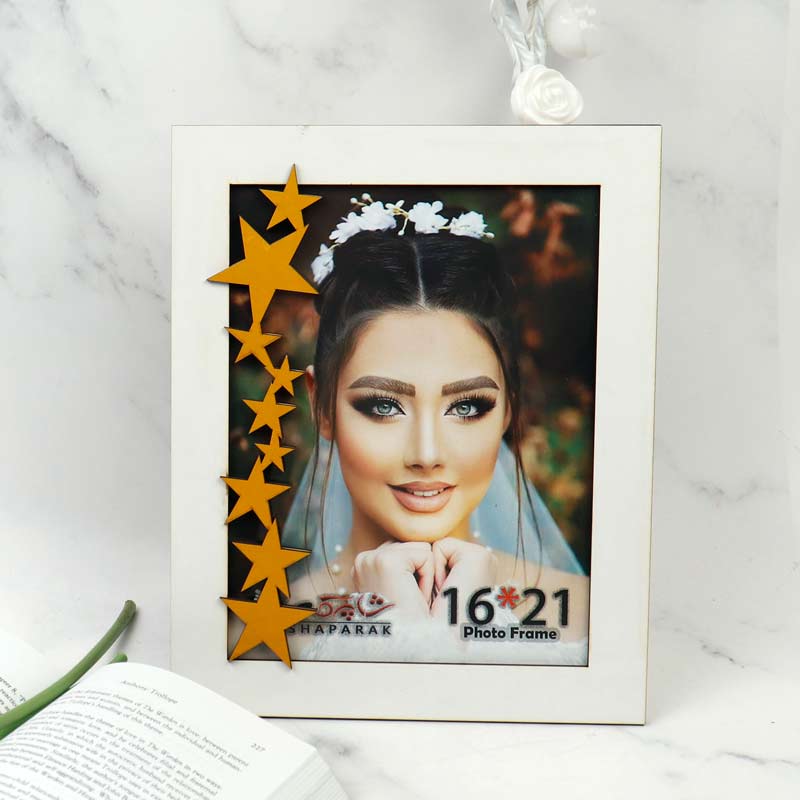 قاب عکس شاپرک طرح ستاره طلایی 21*16 سانتی متر