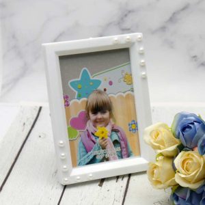 قاب عکس شیب دار نگینی سفید 10*15 سانتی متر_69335ec17f4f4.jpeg قاب عکس شیب دار نگینی سفید 10*15 سانتی متر